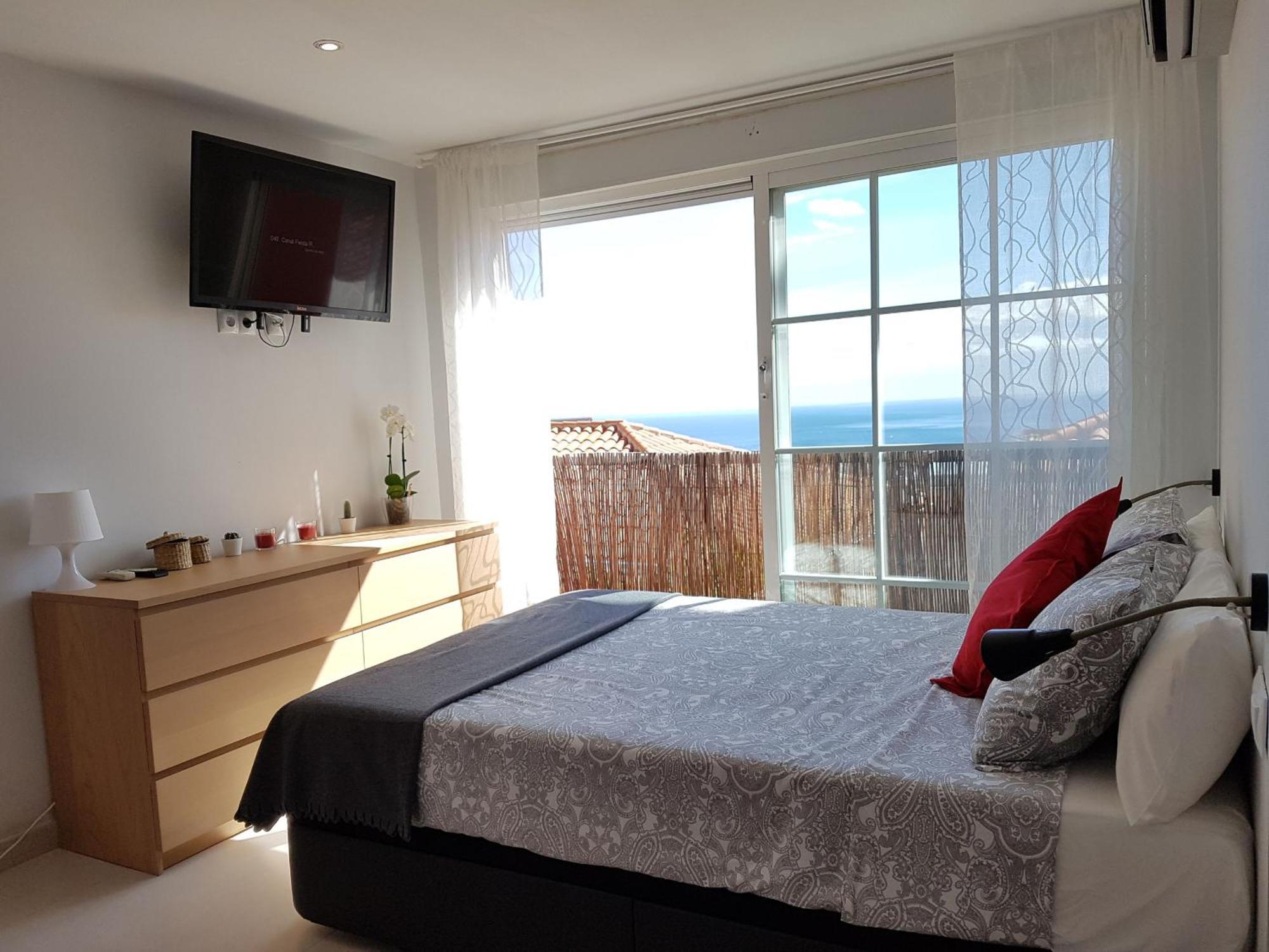 Peaceful Studio With Amazing Sea Views And Free Parking เบนัลมาเดนา ภายนอก รูปภาพ