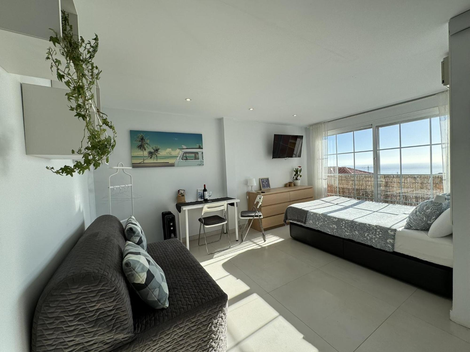 Peaceful Studio With Amazing Sea Views And Free Parking เบนัลมาเดนา ภายนอก รูปภาพ